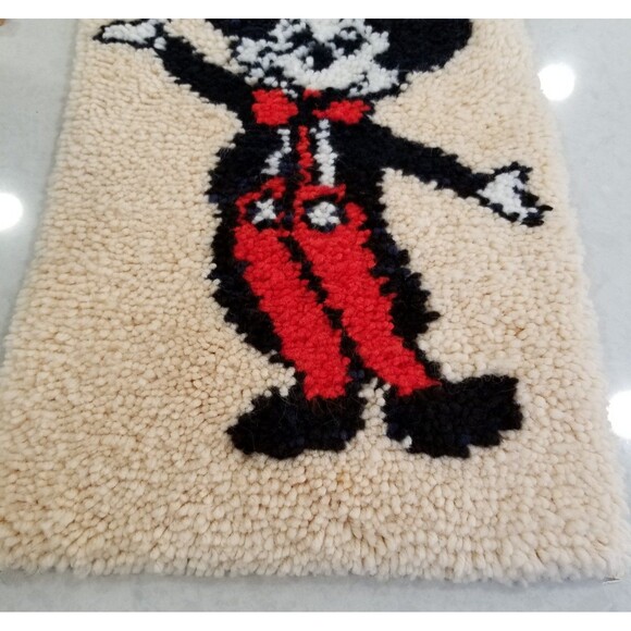 vintage Disney mickey mouse latch hook hanging rug - Picture 3 of 9
